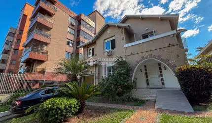Casa com 4 quartos à venda na Rua Dário Pederneiras, 349, Petrópolis, Porto Alegre, 277 m2 por R$ 2.700.000