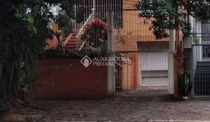 Casa com 3 quartos à venda na Avenida Iguassu, 237, Petrópolis, Porto Alegre, 232 m2 por R$ 1.600.000