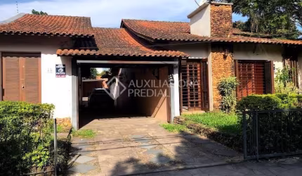 Casa em condomínio fechado com 4 quartos à venda na Rua Humberto de Campos, 68, Partenon, Porto Alegre, 280 m2 por R$ 659.000