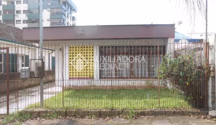 Casa em condomínio fechado com 3 quartos à venda na Rua Portugal, 572, São João, Porto Alegre, 358 m2 por R$ 958.000