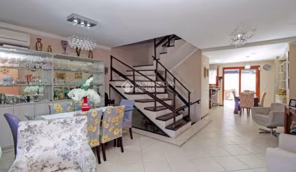 Casa com 4 quartos à venda na Rua Alberto Silva, 830, Vila Ipiranga, Porto Alegre, 285 m2 por R$ 950.000