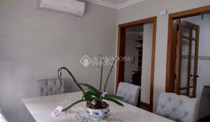 Apartamento com 3 quartos à venda na Rua Doutor João Simplício Alves de Carvalho, 1012, Vila Ipiranga, Porto Alegre, 99 m2 por R$ 480.000
