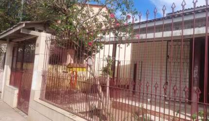 Casa com 2 quartos à venda na Beco Fernando Souto da Silva, 30, Morro Santana, Porto Alegre, 50 m2 por R$ 280.000