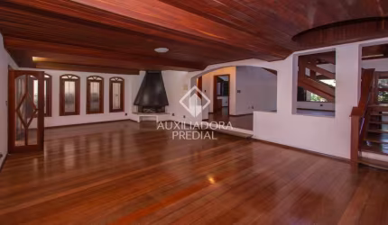 Casa com 3 quartos à venda na Rua Doutor João Simplício Alves de Carvalho, 527, Vila Ipiranga, Porto Alegre, 359 m2 por R$ 1.900.000