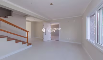 Casa em condomínio fechado com 3 quartos à venda na Beco Alexandre Luiz, 189, Jardim Itu Sabará, Porto Alegre, 100 m2 por R$ 480.000