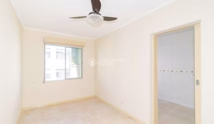 Apartamento com 1 quarto à venda na Avenida Romeu Samarani Ferreira, 315, Vila Nova, Porto Alegre, 42 m2 por R$ 110.000