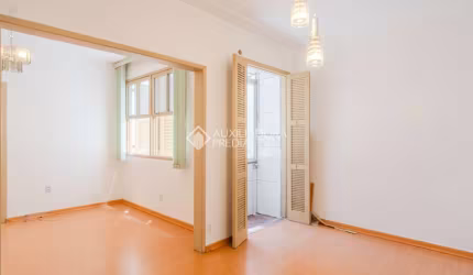 Apartamento com 2 quartos à venda na Avenida Bastian, 55, Menino Deus, Porto Alegre, 58 m2 por R$ 245.006