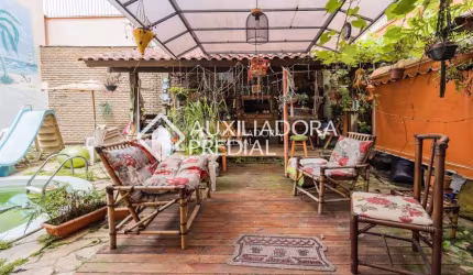 Casa com 5 quartos à venda na Rua Santos Neto, 40, Petrópolis, Porto Alegre, 200 m2 por R$ 780.000