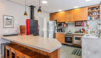 Casa com 3 quartos à venda na Rua Eurico Lara, 539, Medianeira, Porto Alegre, 231 m2 por R$ 880.000