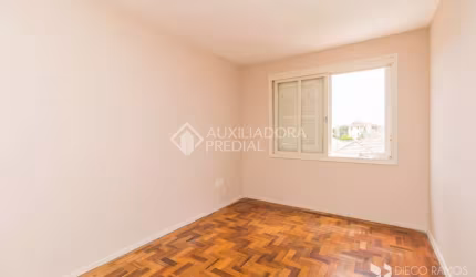 Apartamento com 2 quartos à venda na Rua Buarque de Macedo, 711, São Geraldo, Porto Alegre, 60 m2 por R$ 240.000