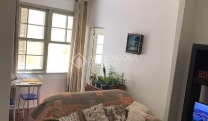 Apartamento com 2 quartos à venda na Avenida Benjamin Constant, 1670, São João, Porto Alegre, 55 m2 por R$ 226.000