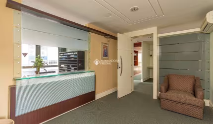 Sala comercial à venda na Avenida Cristóvão Colombo, 2185, Floresta, Porto Alegre, 84 m2 por R$ 480.000