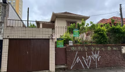 Casa com 3 quartos à venda na Avenida Professor Oscar Pereira, 1454, Glória, Porto Alegre, 150 m2 por R$ 370.000