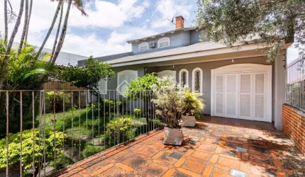 Casa com 3 quartos à venda na Avenida Manoel Elias, 1136, Passo das Pedras, Porto Alegre, 286 m2 por R$ 690.000