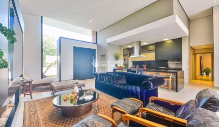 Casa em condomínio fechado com 4 quartos à venda na Avenida Juca Batista, 8000, Chapéu do Sol, Porto Alegre, 418 m2 por R$ 3.590.000