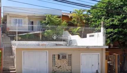 Casa com 3 quartos à venda na Rua Doutor Barbosa Gonçalves, 41, Chácara das Pedras, Porto Alegre, 141 m2 por R$ 900.000