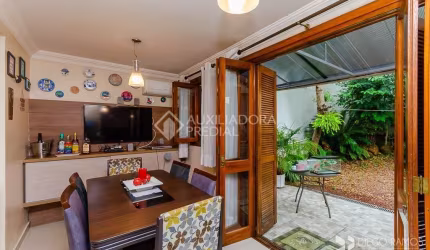 Casa com 3 quartos à venda na Rua Doutor Ernesto Ludwig, 470, Chácara das Pedras, Porto Alegre, 225 m2 por R$ 999.000