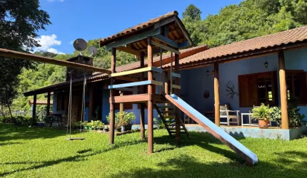 Fazenda à venda na São João, 4015, São João, Canela, 190 m2 por R$ 1.390.000