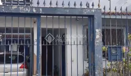 Casa com 4 quartos à venda na Rua Coronel Jaime da Costa Pereira, 318, Partenon, Porto Alegre, 270 m2 por R$ 750.000