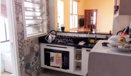 Apartamento com 2 quartos à venda na Avenida Presidente Franklin Roosevelt, 1420, Navegantes, Porto Alegre, 67 m2 por R$ 235.000