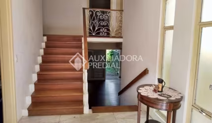 Casa em condomínio fechado com 3 quartos à venda na Rua Professor Ivo Corseuil, 283, Petrópolis, Porto Alegre, 326 m2 por R$ 1.500.000