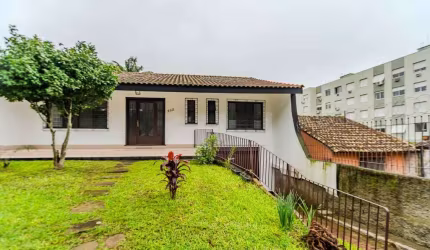 Casa com 3 quartos à venda na Rua Nunes, 302, Medianeira, Porto Alegre, 401 m2 por R$ 950.000