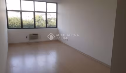 Sala comercial à venda na Rua Paulo Setúbal, 25, Passo da Areia, Porto Alegre, 23 m2 por R$ 350.000