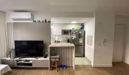 Apartamento com 3 quartos à venda na Rua Jerônymo Zelmanovitz, 100, São Sebastião, Porto Alegre, 67 m2 por R$ 830.000