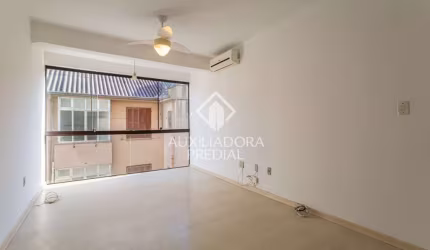 Apartamento com 3 quartos à venda na Rua Visconde de Inhauma, 21, Azenha, Porto Alegre, 82 m2 por R$ 445.000