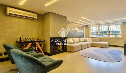 Casa com 3 quartos à venda na Rua Matias José Bins, 1332, Chácara das Pedras, Porto Alegre, 327 m2 por R$ 1.490.000