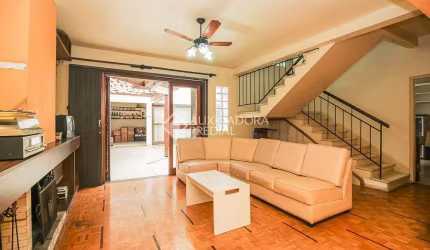 Casa em condomínio fechado com 3 quartos para alugar na Rua Coronel Corte Real, 866, Petrópolis, Porto Alegre, 350 m2 por R$ 6.600