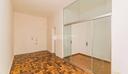 Apartamento com 1 quarto para alugar na Rua Jerônimo Coelho, 75, Centro Histórico, Porto Alegre, 37 m2 por R$ 850