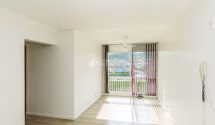 Apartamento com 3 quartos para alugar na Rua Padre Todesco, 927, Partenon, Porto Alegre, 70 m2 por R$ 3.100