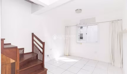 Casa em condomínio fechado com 3 quartos para alugar na Rua Dorival Castilhos Machado, 126, Hípica, Porto Alegre, 100 m2 por R$ 1.600