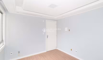 Apartamento com 2 quartos para alugar na Avenida João Antônio Silveira, 7455, Lomba do Pinheiro, Porto Alegre, 50 m2 por R$ 900