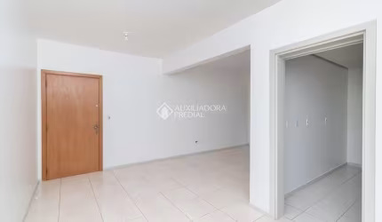 Apartamento com 3 quartos para alugar na Rua Joaquim de Carvalho, 700, Vila Nova, Porto Alegre, 75 m2 por R$ 1.700