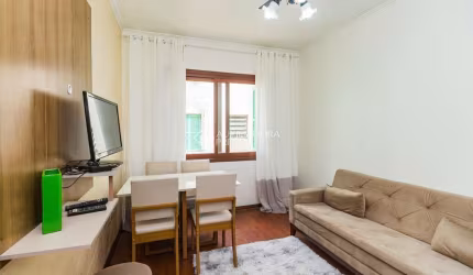 Apartamento com 3 quartos para alugar na Beco Antônio Carvalho, 1684, Jardim Carvalho, Porto Alegre, 72 m2 por R$ 2.500