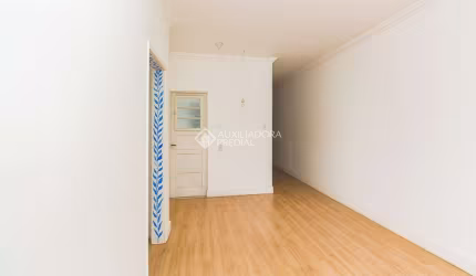 Apartamento com 2 quartos para alugar na Rua Faria Santos, 276, Petrópolis, Porto Alegre, 72 m2 por R$ 2.100