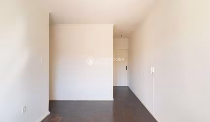 Apartamento com 3 quartos para alugar na Rua Oscar Schneider, 10, Medianeira, Porto Alegre, 80 m2 por R$ 1.685