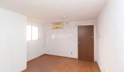 Apartamento com 2 quartos para alugar na Rua Vinte e Seis de Março, 415, Mário Quintana, Porto Alegre, 50 m2 por R$ 780