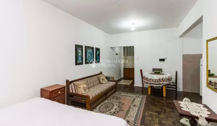 Kitnet / Stúdio para alugar na Rua Marechal Floriano Peixoto, 386, Centro Histórico, Porto Alegre, 50 m2 por R$ 1.200