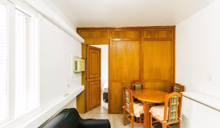 Apartamento com 1 quarto para alugar na Rua Duque de Caxias, 1735, Centro Histórico, Porto Alegre, 42 m2 por R$ 2.500