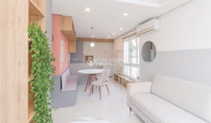 Apartamento com 2 quartos para alugar na Avenida Lavras, 203, Petrópolis, Porto Alegre, 64 m2 por R$ 4.600