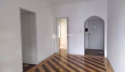 Apartamento com 3 quartos para alugar na Rua Demétrio Ribeiro, 793, Centro Histórico, Porto Alegre, 83 m2 por R$ 1.800