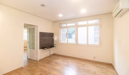 Apartamento com 3 quartos para alugar na Rua Coronel Paulino Teixeira, 352, Rio Branco, Porto Alegre, 80 m2 por R$ 2.800