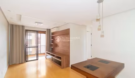 Apartamento com 3 quartos para alugar na Rua Professor Carvalho Freitas, 611, Teresópolis, Porto Alegre, 70 m2 por R$ 1.500