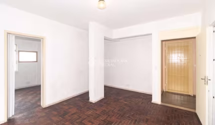 Apartamento com 1 quarto para alugar na Rua Vigário José Inácio, 295, Centro Histórico, Porto Alegre, 50 m2 por R$ 890
