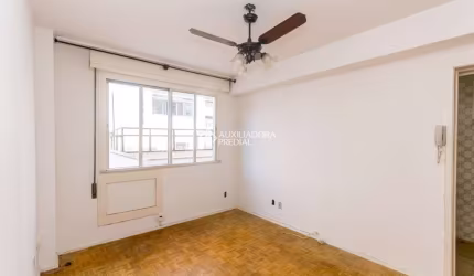 Apartamento com 1 quarto para alugar na Avenida Cristóvão Colombo, 1248, Floresta, Porto Alegre, 51 m2 por R$ 1.700