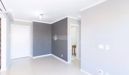 Apartamento com 2 quartos para alugar na Avenida da Cavalhada, 3559, Cavalhada, Porto Alegre, 57 m2 por R$ 1.750