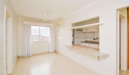 Apartamento com 2 quartos para alugar na Rua Coronel Massot, 1405, Cristal, Porto Alegre, 61 m2 por R$ 1.950